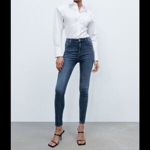 𝅺zara Hi Rise Sculpt Jeans